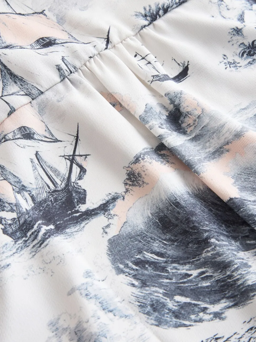Abstract Boat Print - Blouse met V-hals en korte mouwen