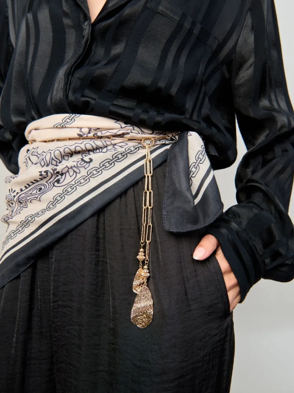 Aela Modern Western Black Scarf