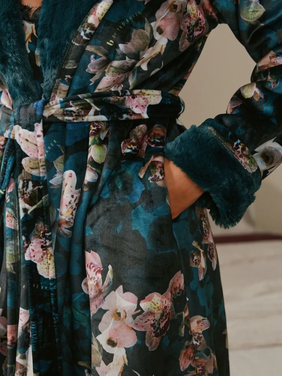 B by Ted Baker Blauwgroene knusse bloemenbadjas