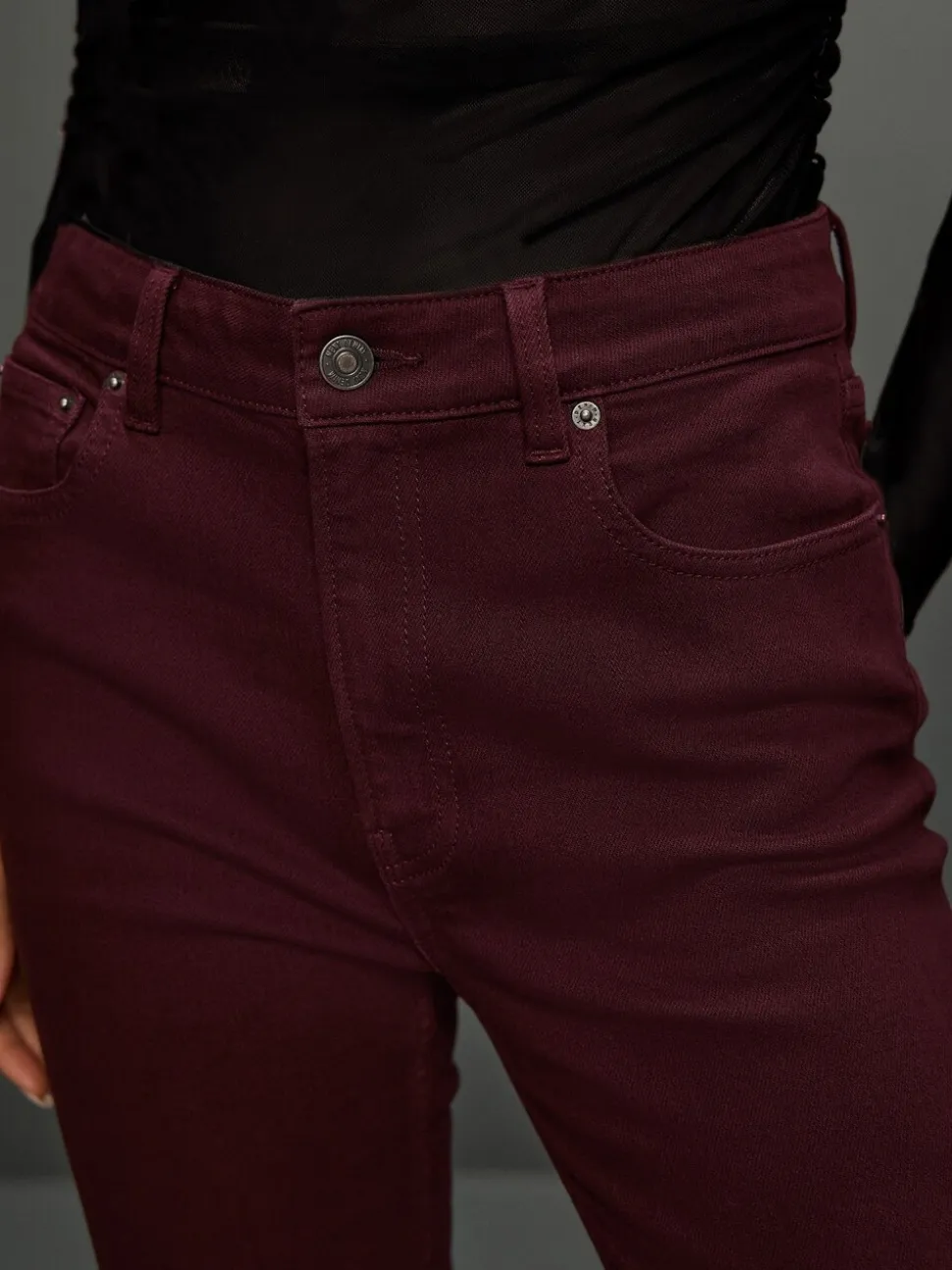 Bessenrood - Authentieke relaxed skinny jeans