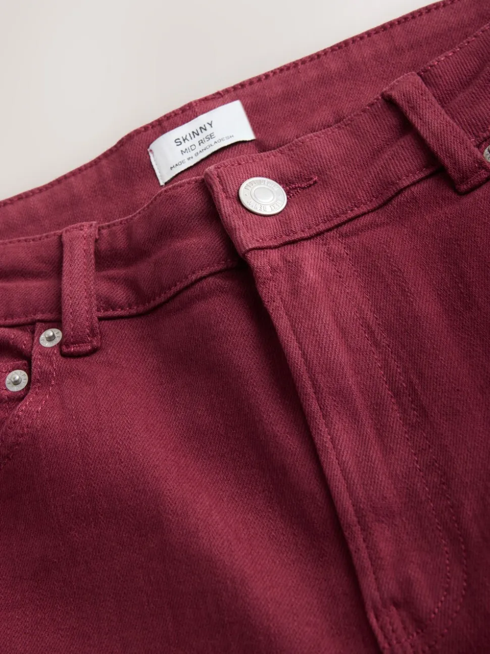 Bessenrood - Authentieke relaxed skinny jeans