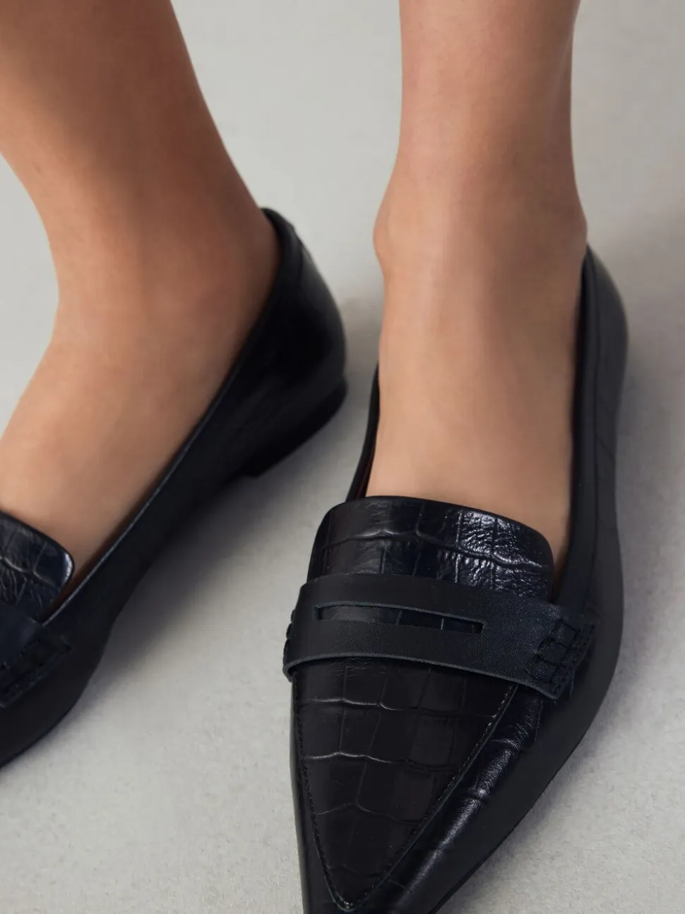 Black Croc Effect Embossed - Forever Comfort® Premium Leather Pointed Toe Loafers