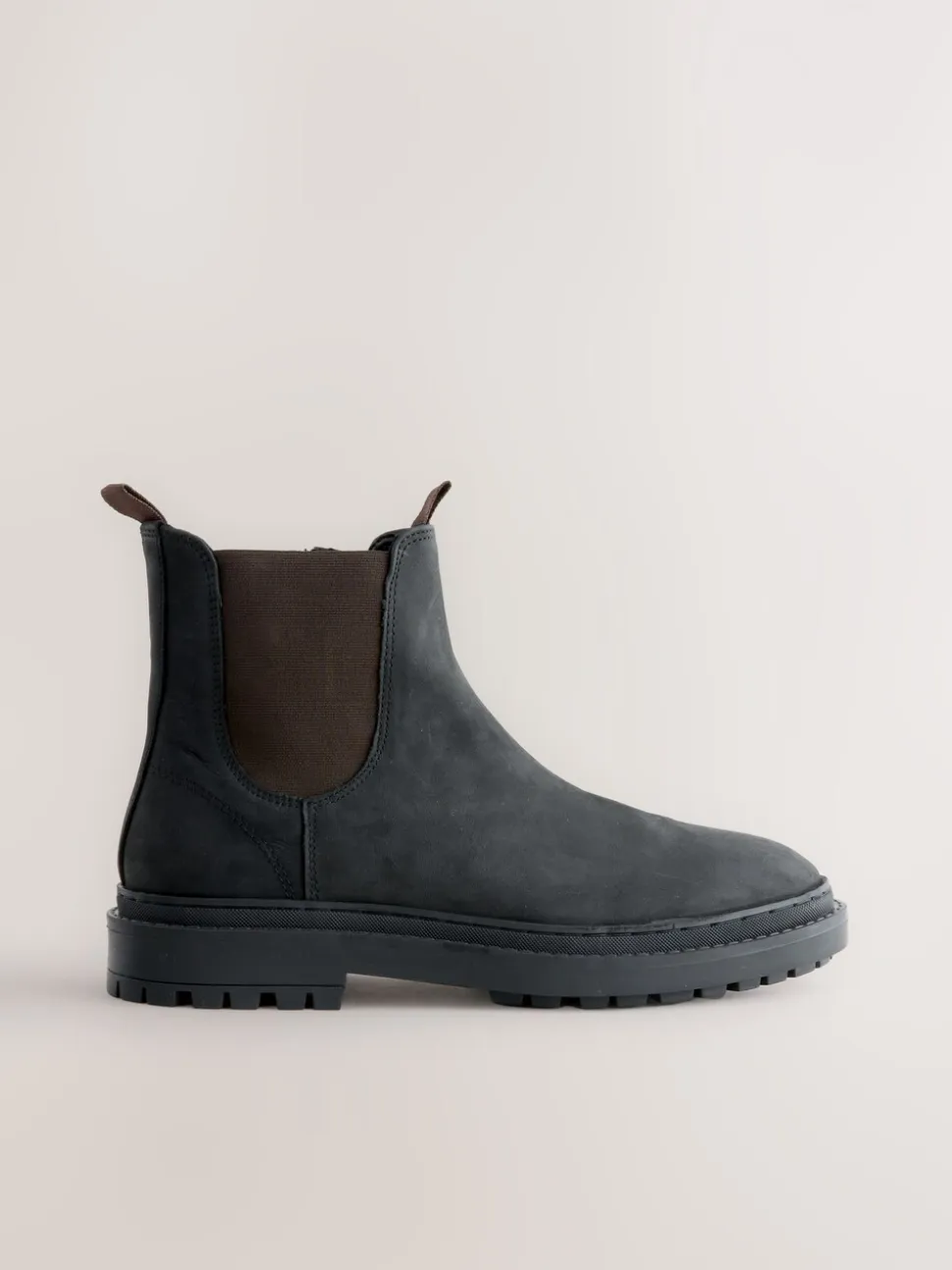 Black Oiled Leather - Forever Comfort® Round Toe Chelsea Boots