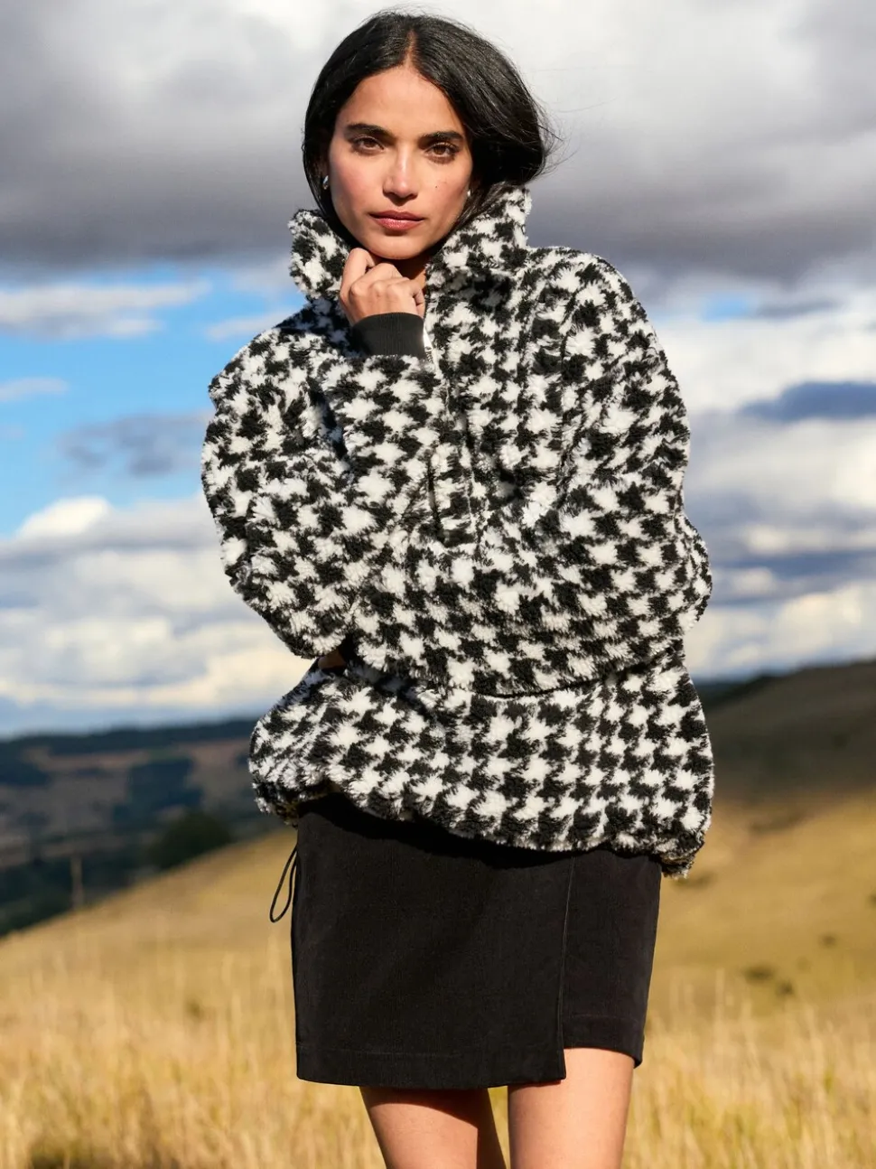 Black/White Houndstooth Check - Jacquard Teddy Borg Quarter Zip Fleece Sweatshirt