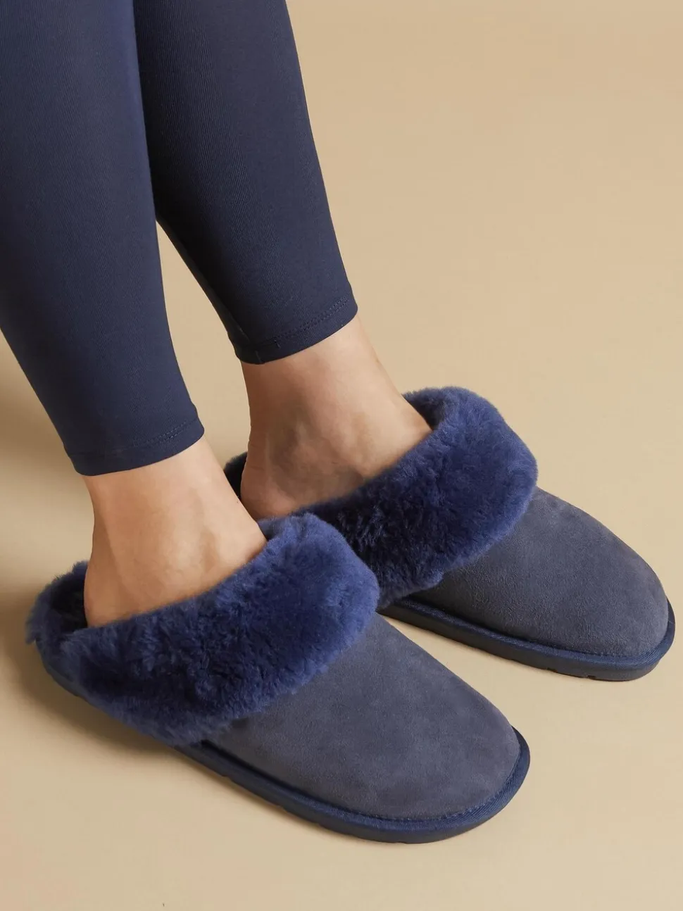 Blauw - Jones Bootmaker Bella-Rose Sheepskin Mule Slippers