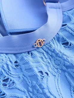 Blauw met broderie - Vormgevend badpak met buikcorrectie