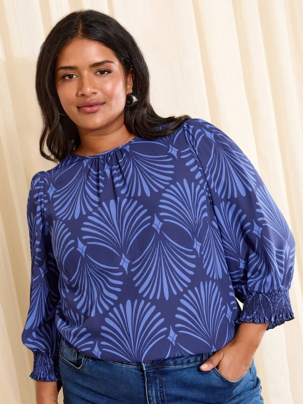 Blauwe waaierprint - Friends Like These - Blouse met gerimpelde manchetten en 3/4 mouwen