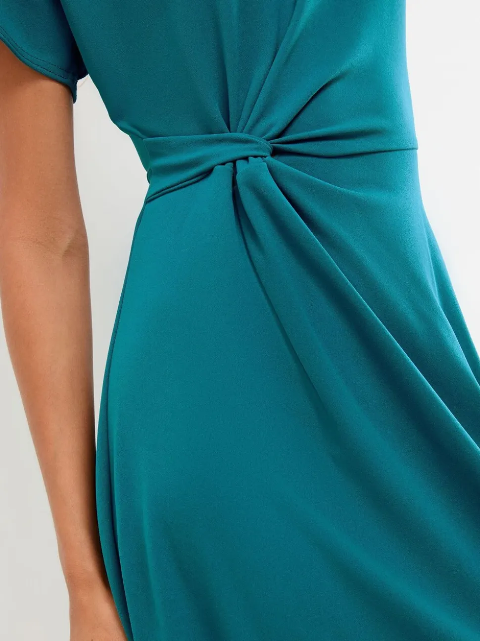 Blauwgroen - Lipsy midi-jurk met knoop aan de zijkant