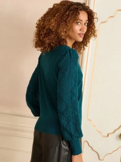 Blauwgroen - Love & Roses gebreide trui met noppensteek en geschulpte rand