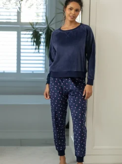blauw/roze - Pour Moi pyjamaset van zacht fleece sweatshirt en joggingbroek