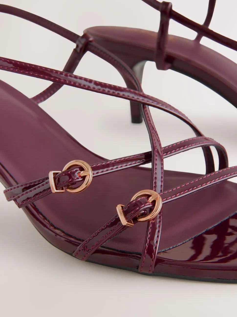 Bordeauxrood - Forever Comfort® Multi Buckle Strappy Kitten Heels