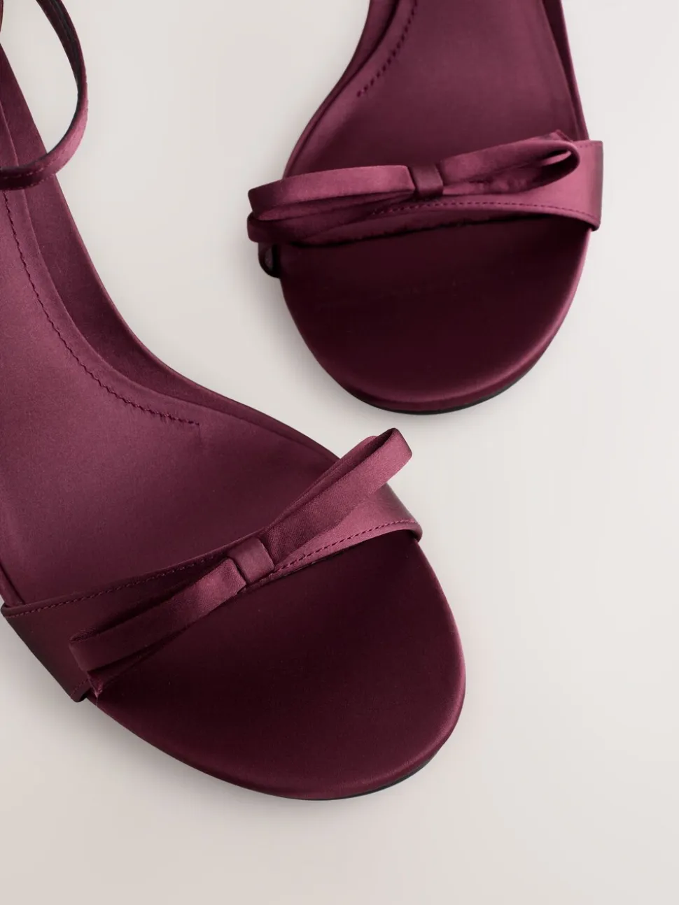 Bordeauxrood - Forever Comfort® Mini Satin Bow Heeled Sandals