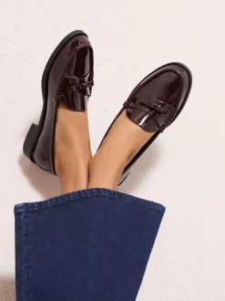 Bordeauxrood - Friends Like These Patent Faux Leather Comfort Bow Smart Loafers