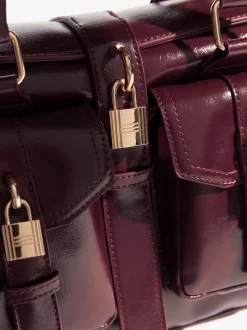 Bordeauxrood - Friends Like These Padlock Pocket Bag
