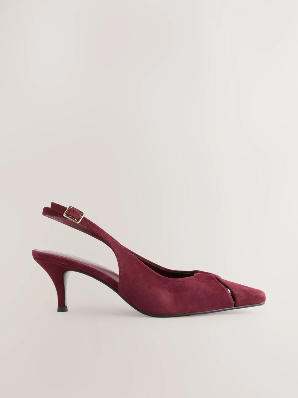 Bordeauxrood - Leren slingbackhakken met uitsnijdingen en hardwaredetails