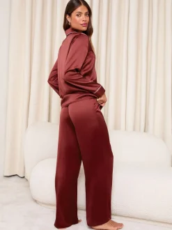 Bordeauxrood - Lipsy - Pyjamaset met lange mouwen van bedrukt satijn