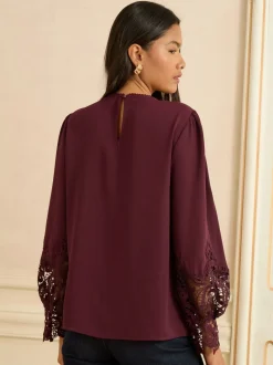 Bordeauxrood - Love & Roses blouse met lange mouwen en kanten manchetten