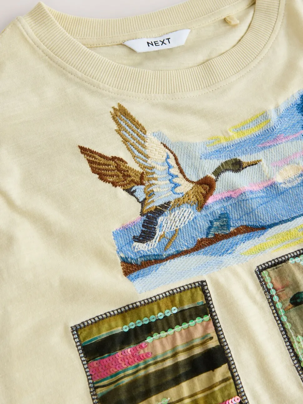 Boter Geel - Sequin Patch Graphic Duck Short Sleeve Crew Neck T-Shirt