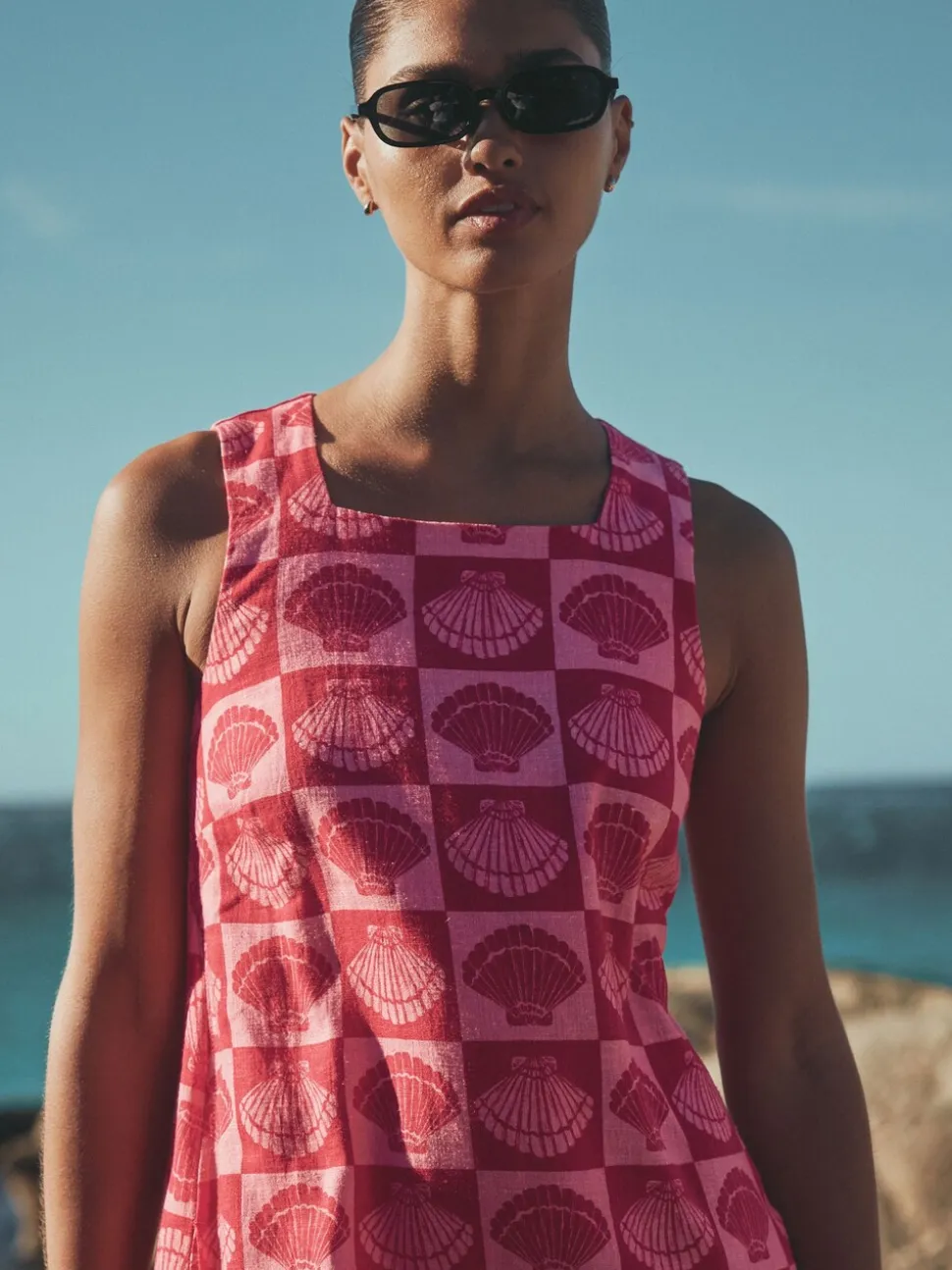 Bright Pink/ Red Shell Print - Mini-jurk met linnen en vierkante hals