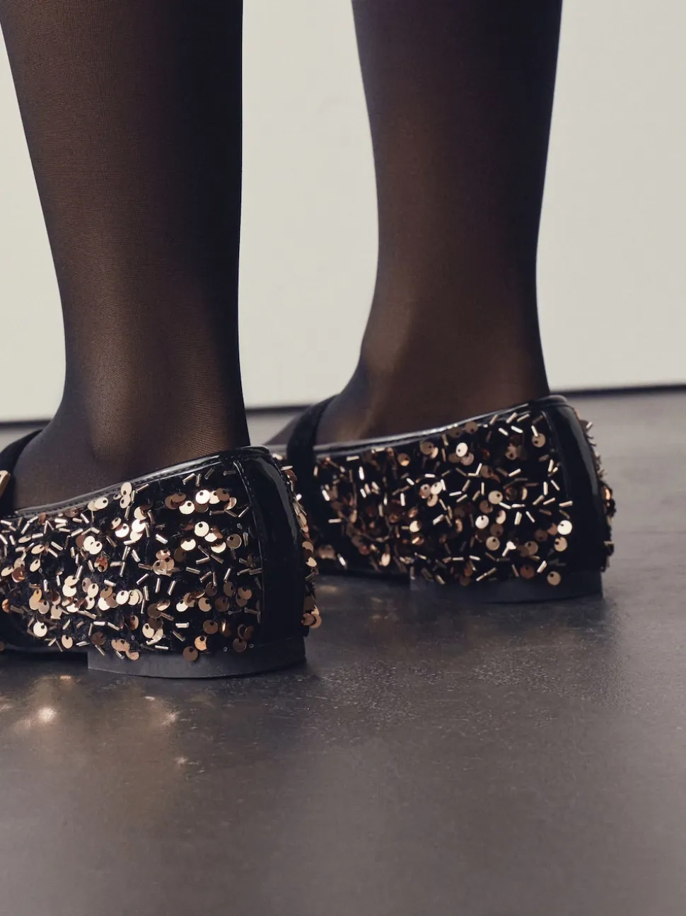 Brons - Mary Jane-schoenen met versierde pailletten van Forever Comfort®