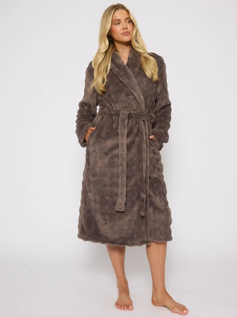 Bruin - Loungeable Bubble Cut Fleece Shawl Collar Midi Dressing Gown