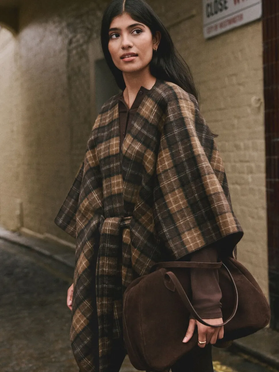 Bruin geruit - Wrap Front Cape Poncho