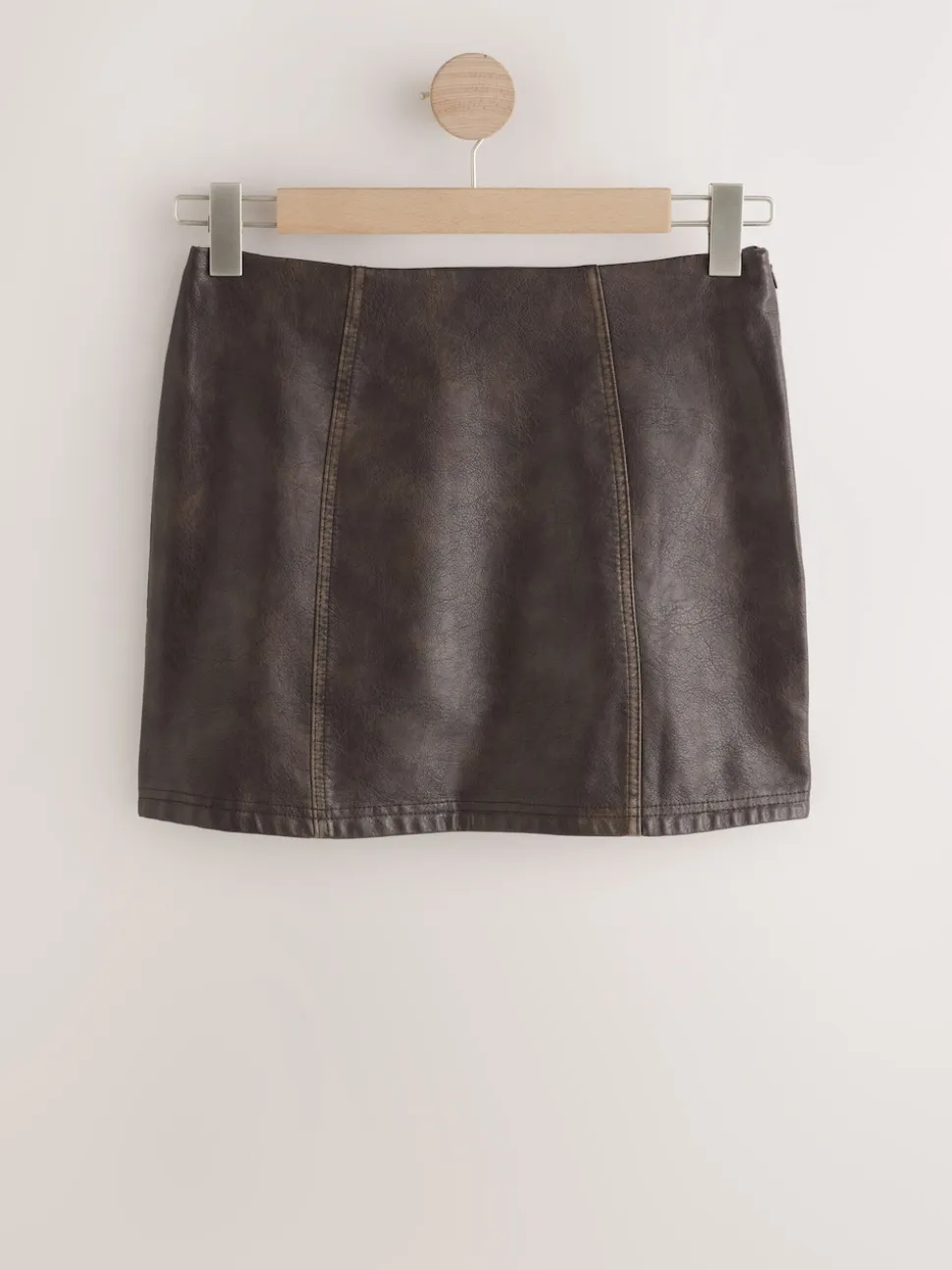 Bruin met distressed-effect - Minirok van imitatieleer