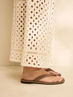 Bruin suède - Slippersandalen met vierkante neus