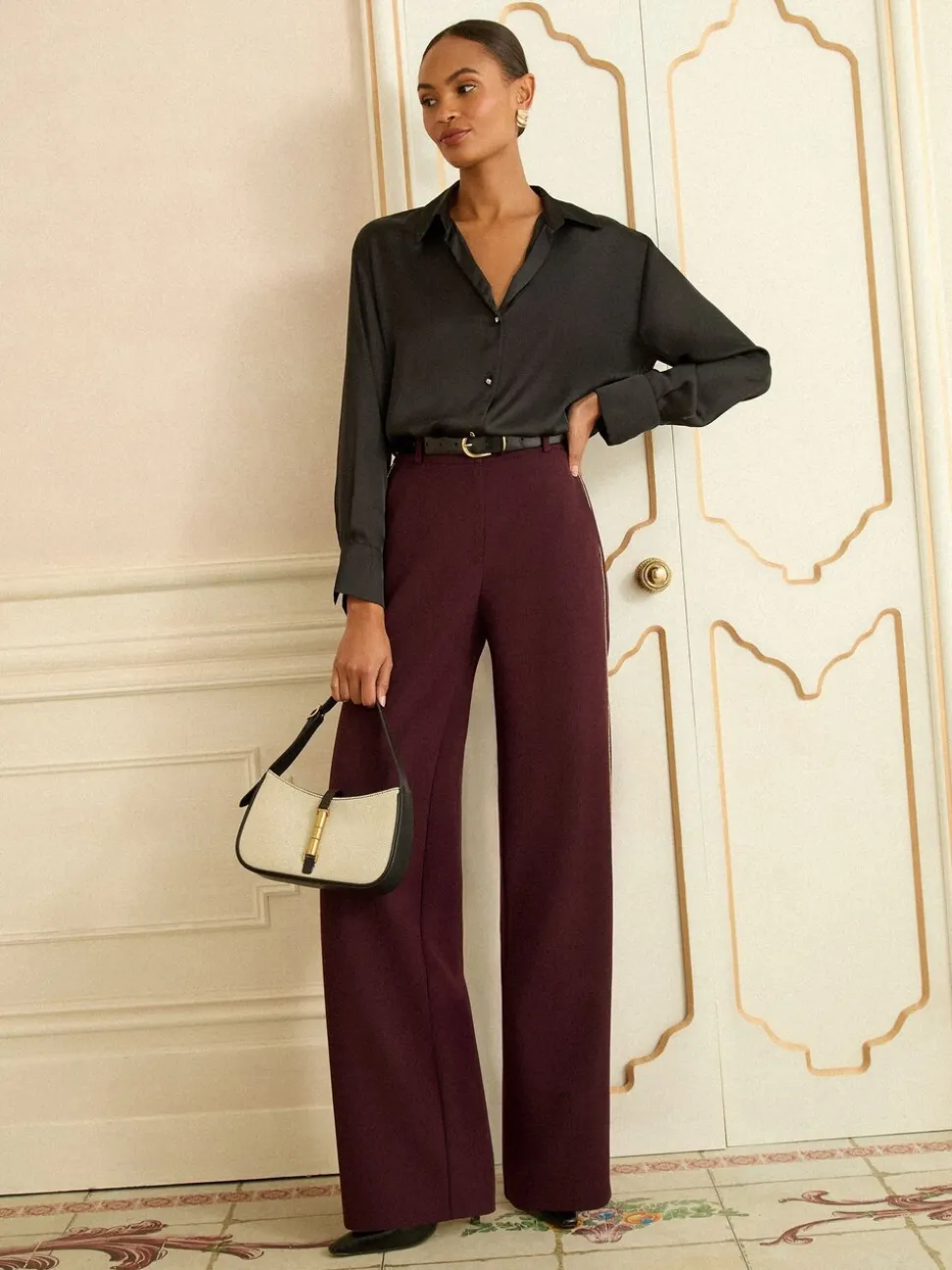 Burgundy Gold - Love & Roses broek met structuur, wijde pijpen en zijstreep