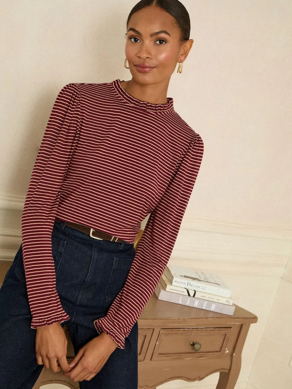 Burgundy Red And Beige Stripe - Love & Roses jersey top met ruches aan de hals en lange mouwen