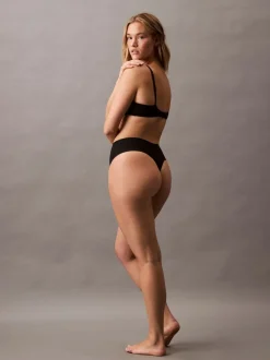 Calvin Klein Sculpted Shapewear Thong - Stay Put Mesh