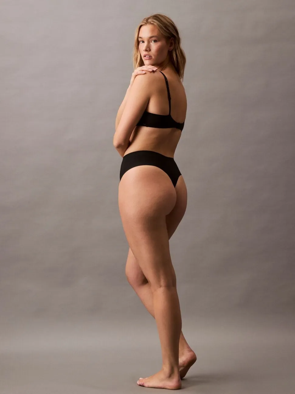 Calvin Klein Sculpted Shapewear Thong - Stay Put Mesh