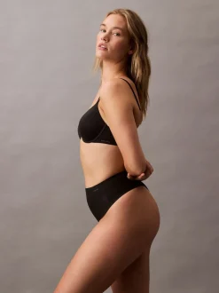 Calvin Klein Sculpted Shapewear Thong - Stay Put Mesh