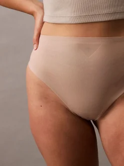 Calvin Klein Sculpted Shapewear Thong - Stay Put Mesh