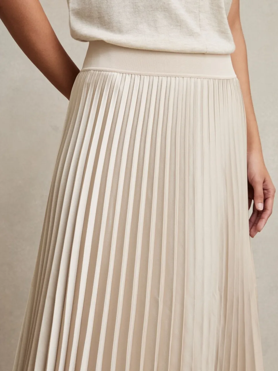 Champagne naturel - Reiss Seren Pleated Midi Skirt