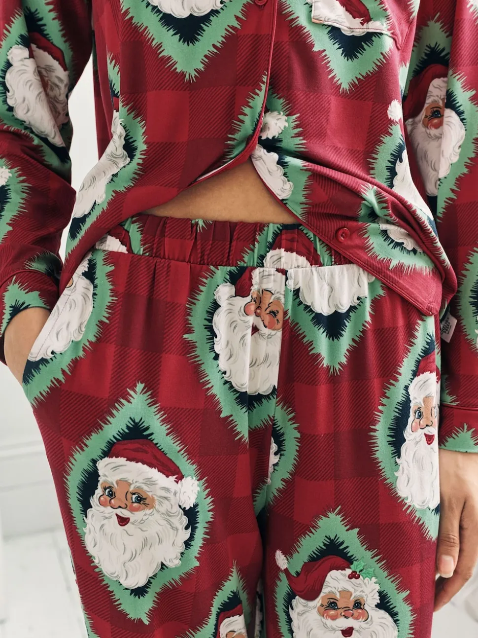 Chelsea Peers Christmas Jolly Santa Print Long Pyjamas Set