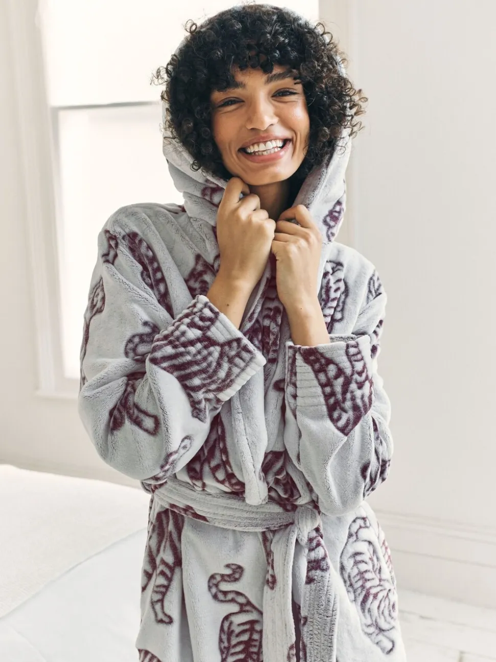 Chelsea Peers Fleece Burnout Tiger Dressing Gown