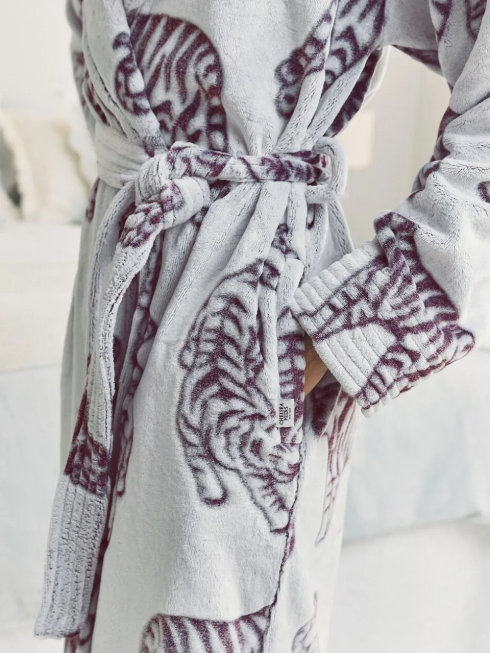 Chelsea Peers Fleece Burnout Tiger Dressing Gown