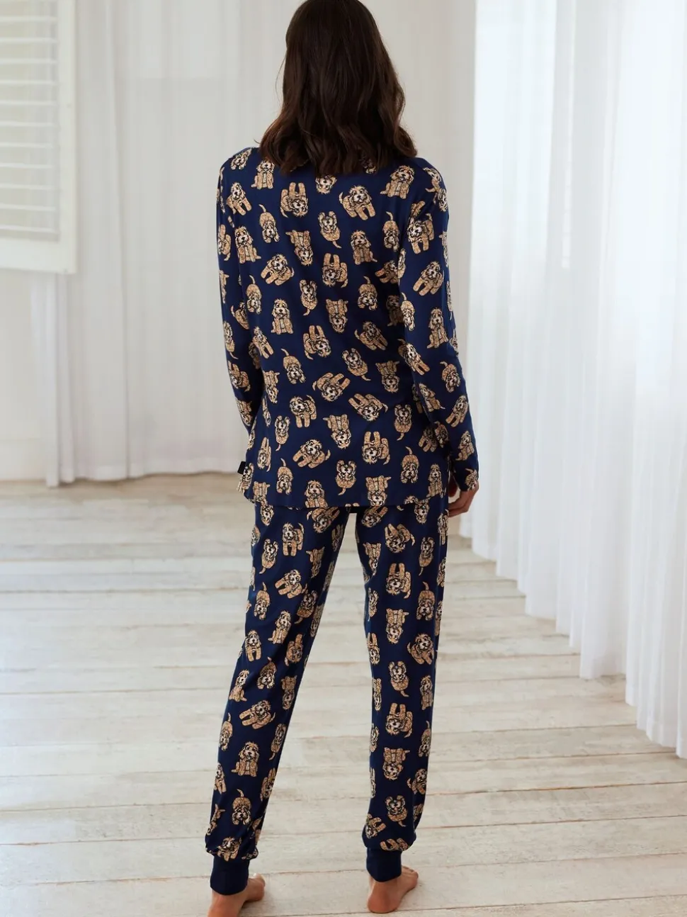 Chelsea Peers Lange pyjamaset met cockapoo-print en ronde hals