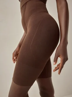 Chocolade nude - Vormgevende naadloze slip voor gladdere dijen met stevige buikcorrectie