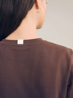 Chocoladebruin - Dik T-shirt met ronde hals en korte mouwen