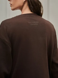 Chocoladebruin - Essentials sweatshirt met relaxte pasvorm, lange snit en zakken