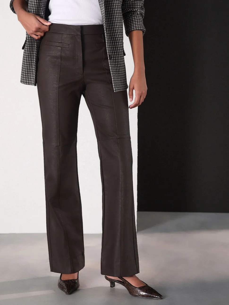 Chocoladebruin - Faux Leather Flared Trousers
