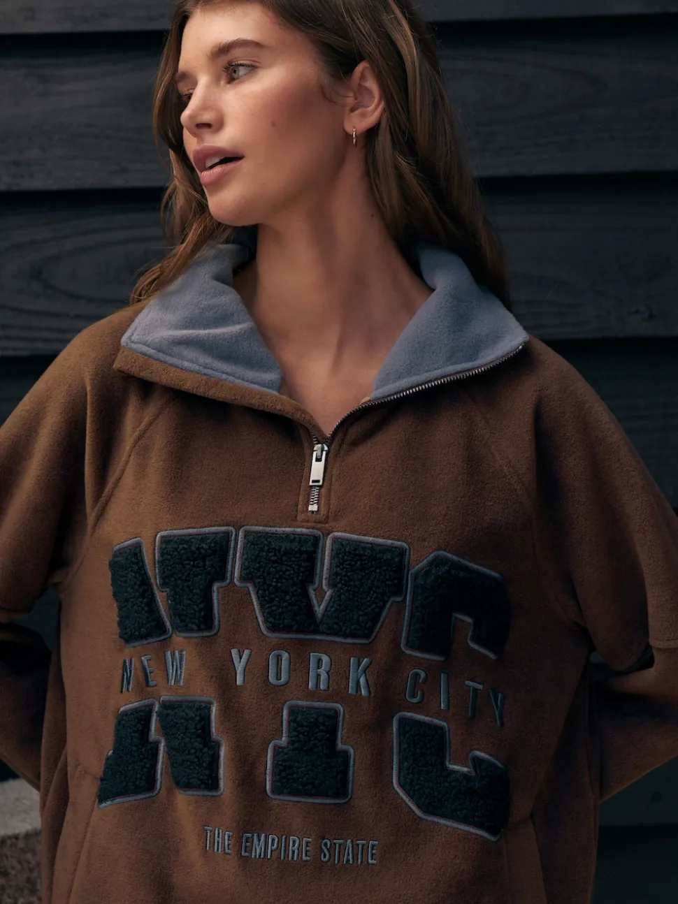 Chocoladebruin - Fleece trui met korte rits