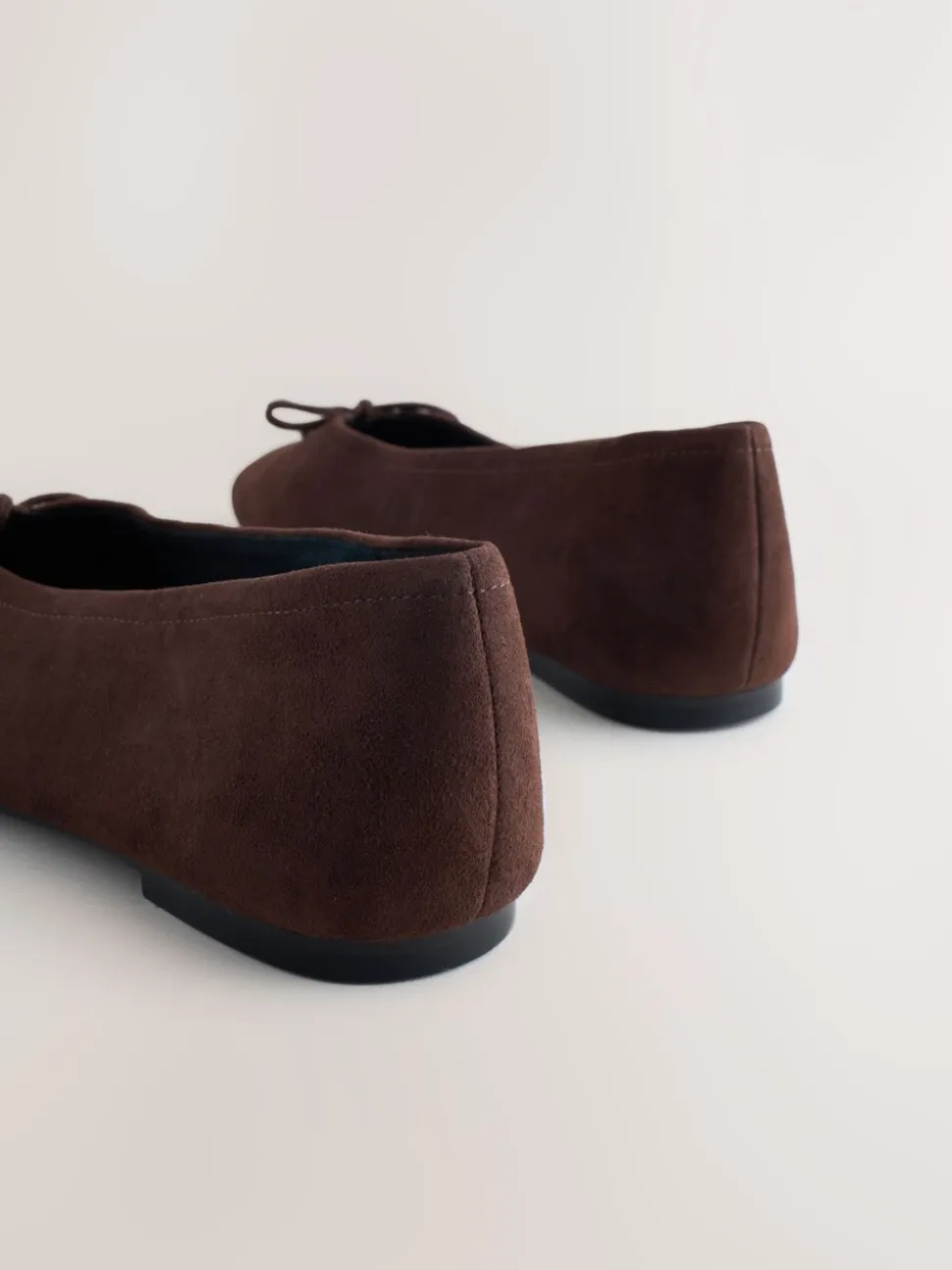 Chocoladebruin - Forever Comfort® Suede High Cut Ballet Flats