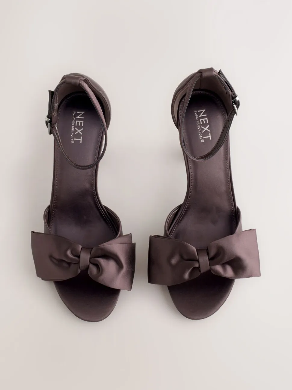 Chocoladebruin - Forever Comfort® Satin Bow Block Heeled Sandals