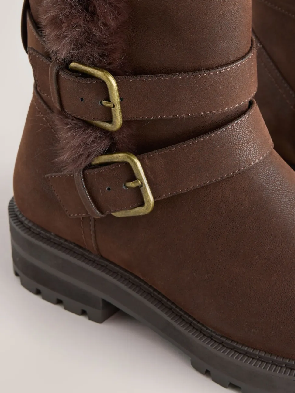 Chocoladebruin - Forever Comfort® enkellaarzen met dubbele gesp en voering van imitatiebont