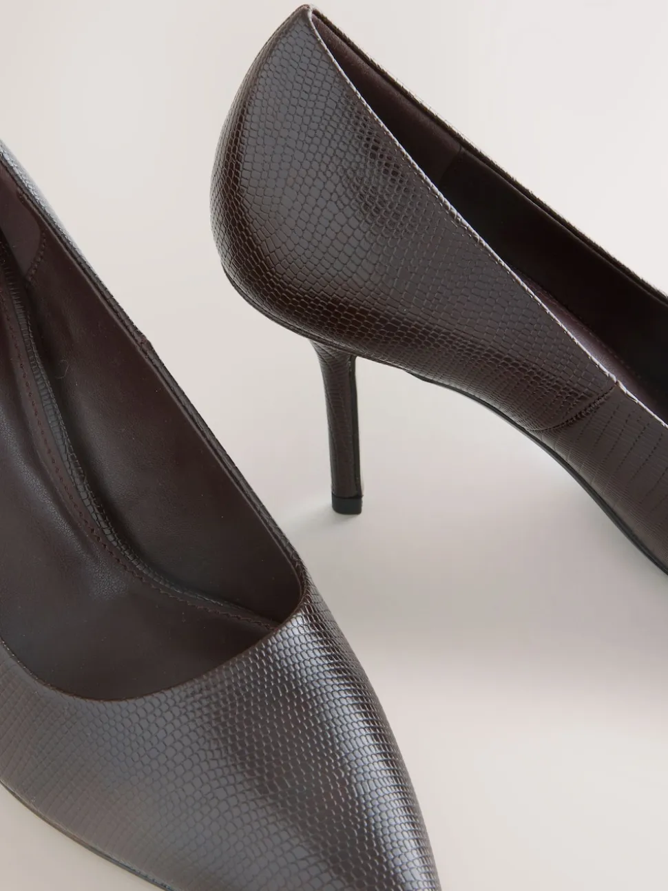 Chocoladebruin - Forever Comfort® Point Toe Court Heels
