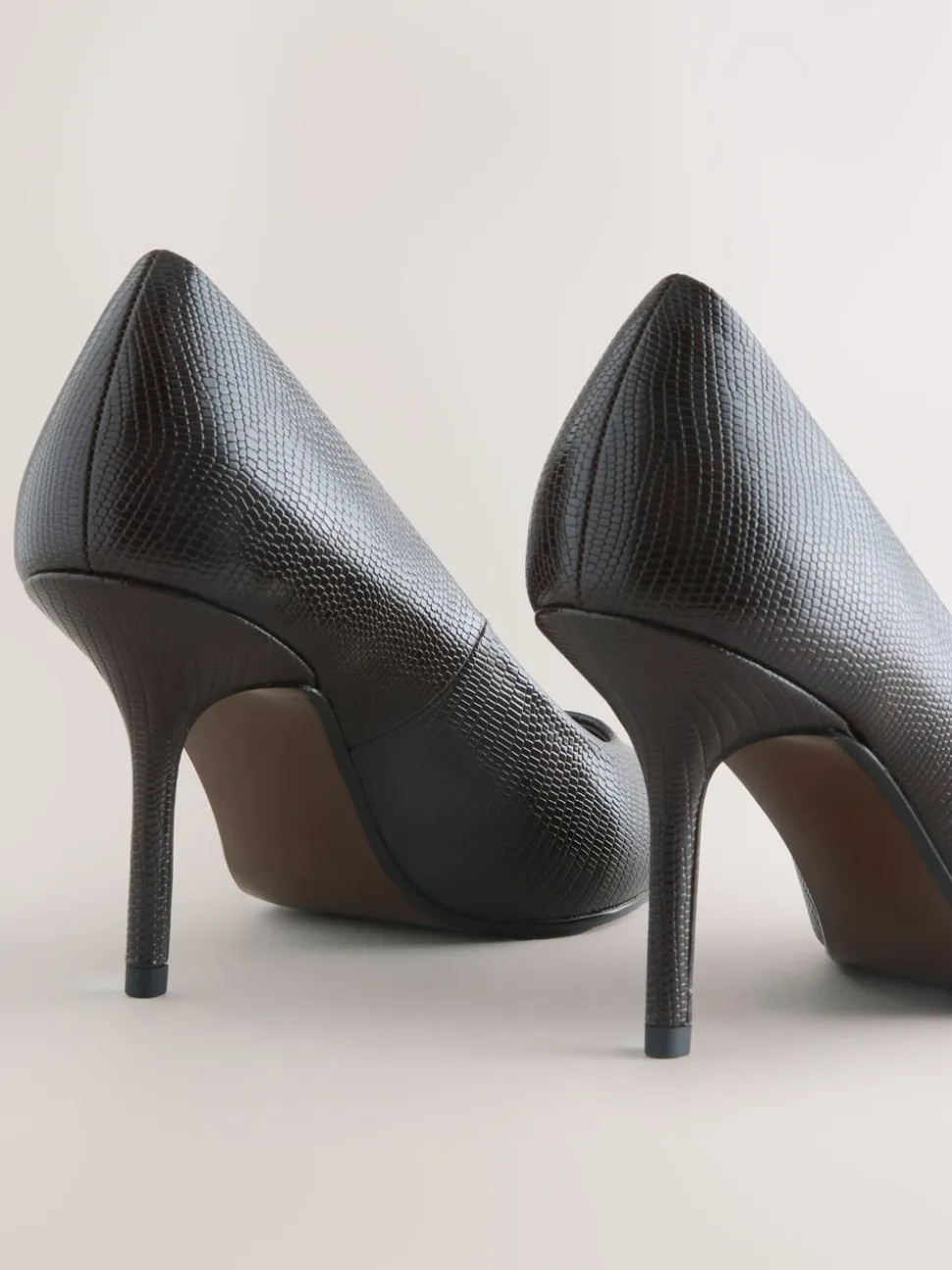 Chocoladebruin - Forever Comfort® Point Toe Court Heels