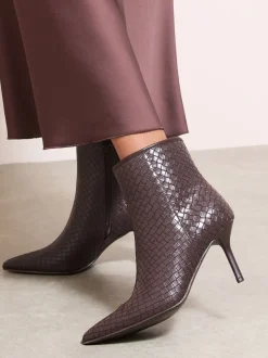 Chocoladebruin - Friends Like These Faux Leather Mid Heel Smart Point Toe Woven Ankle Boots